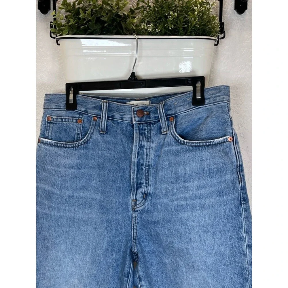 Madewell High-Rise Long Denim Shorts in Brightwater Wash size 29